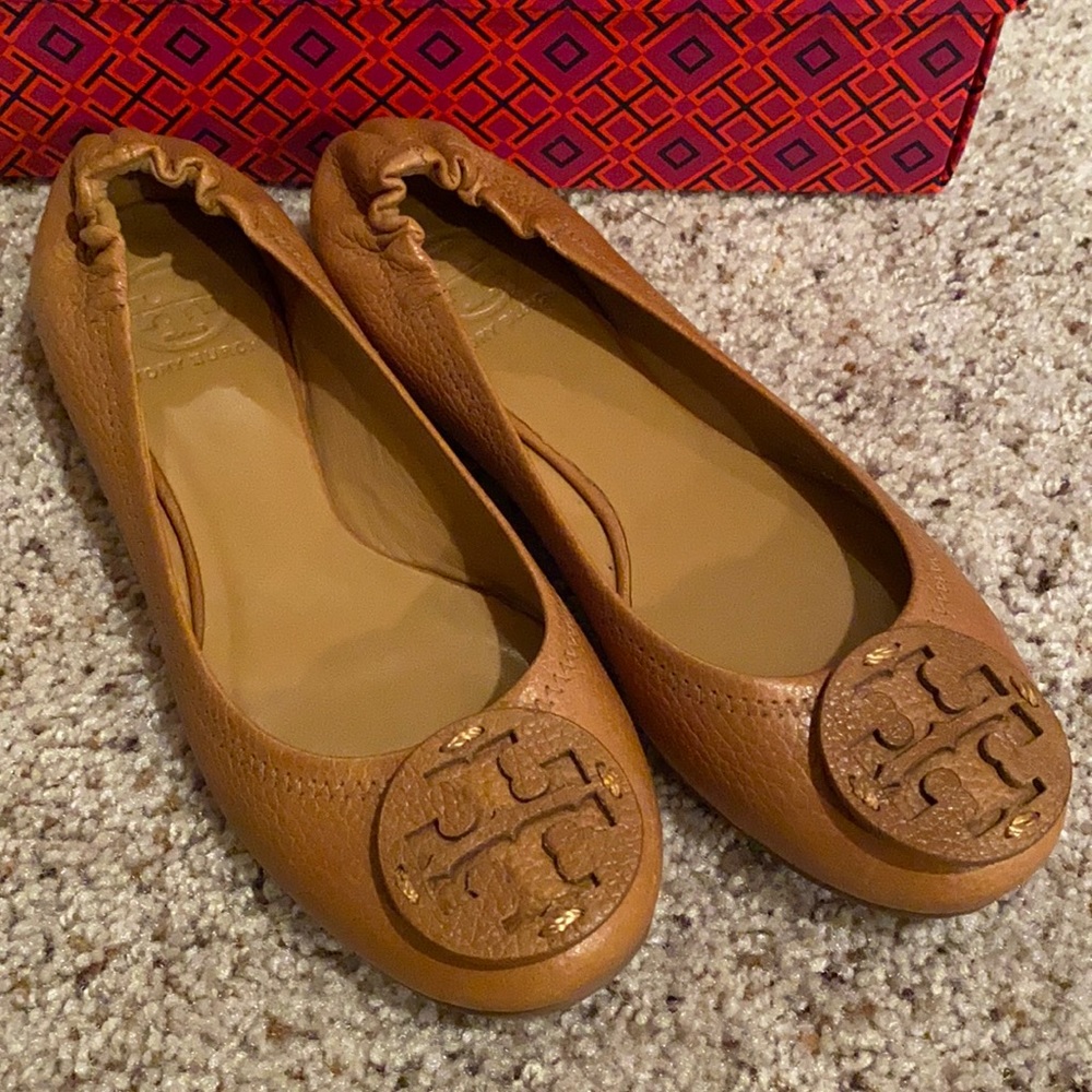 Tan TORY BURCH flats